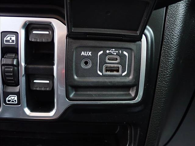 Used 2022 Jeep Gladiator Sport AWD/4WD image 17