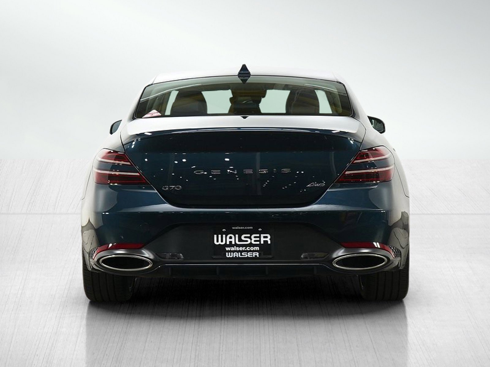 Used 2025 Genesis G70 2.5T image 4