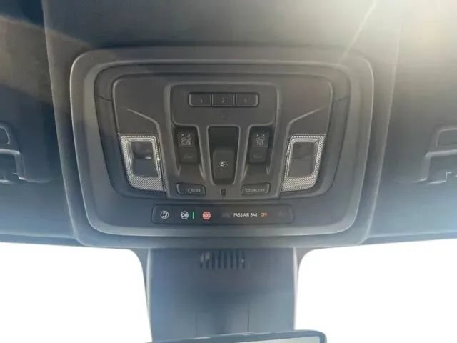New 2026 GMC Sierra 3500 Denali Ultimate w/ LPO, Black Badging Package AWD/4WD image 31