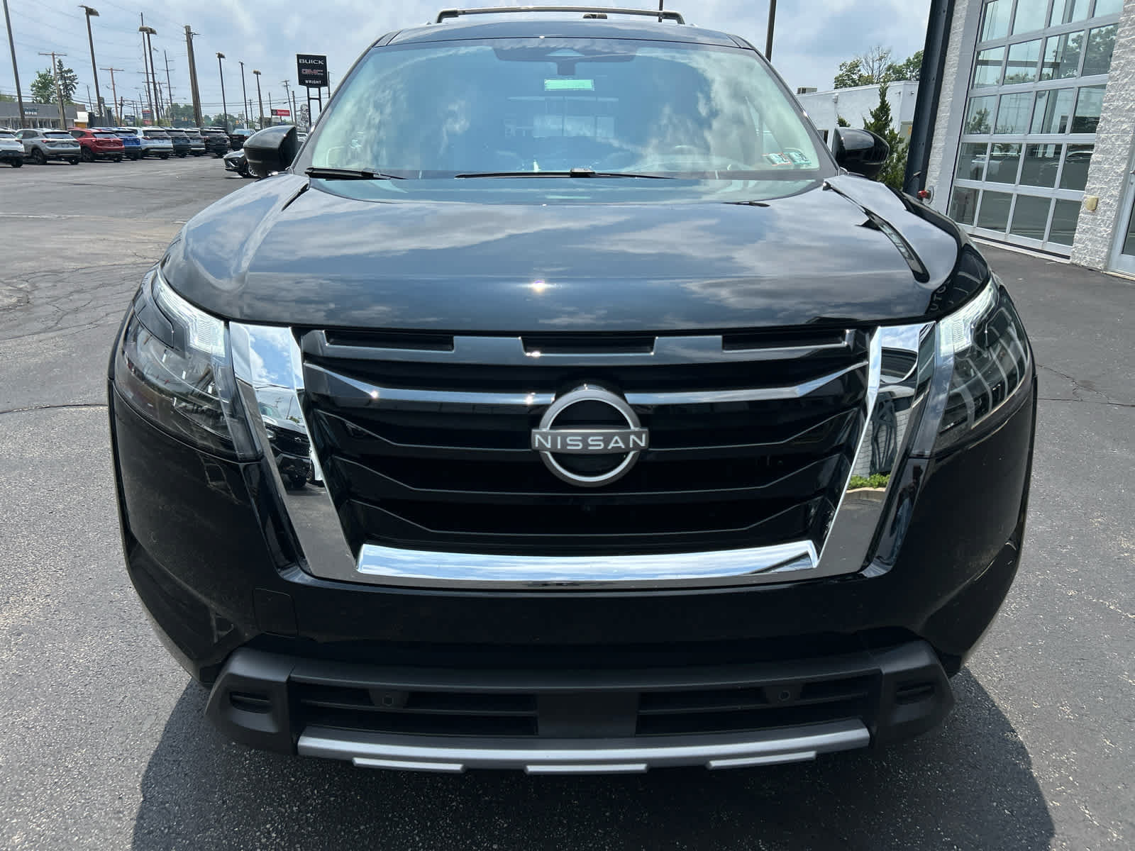 Certified 2025 Nissan Pathfinder Platinum AWD/4WD image 7