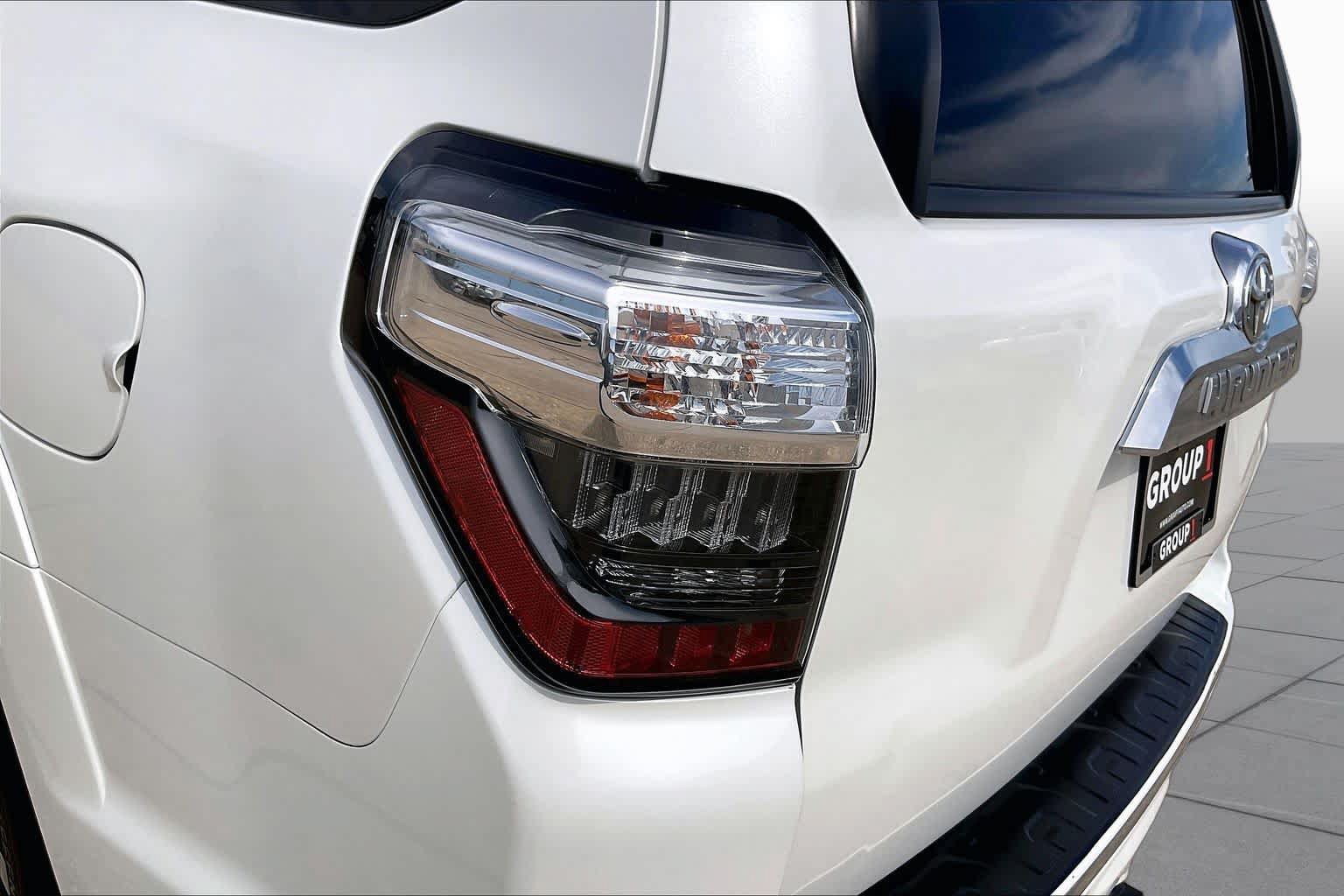 Used 2018 Toyota 4Runner Limited AWD/4WD image 22