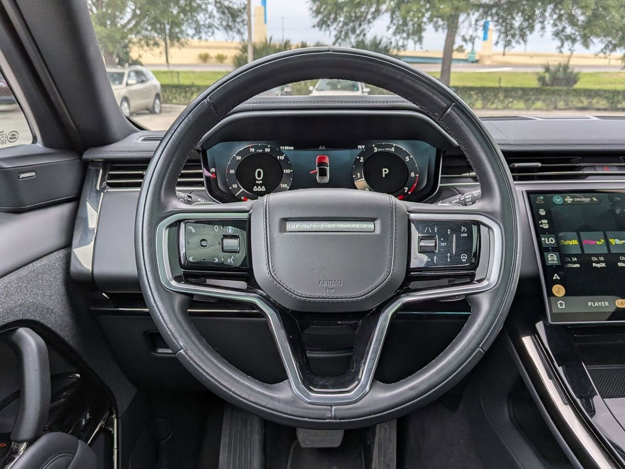 Used 2025 Land Rover Range Rover Sport SE AWD/4WD image 10