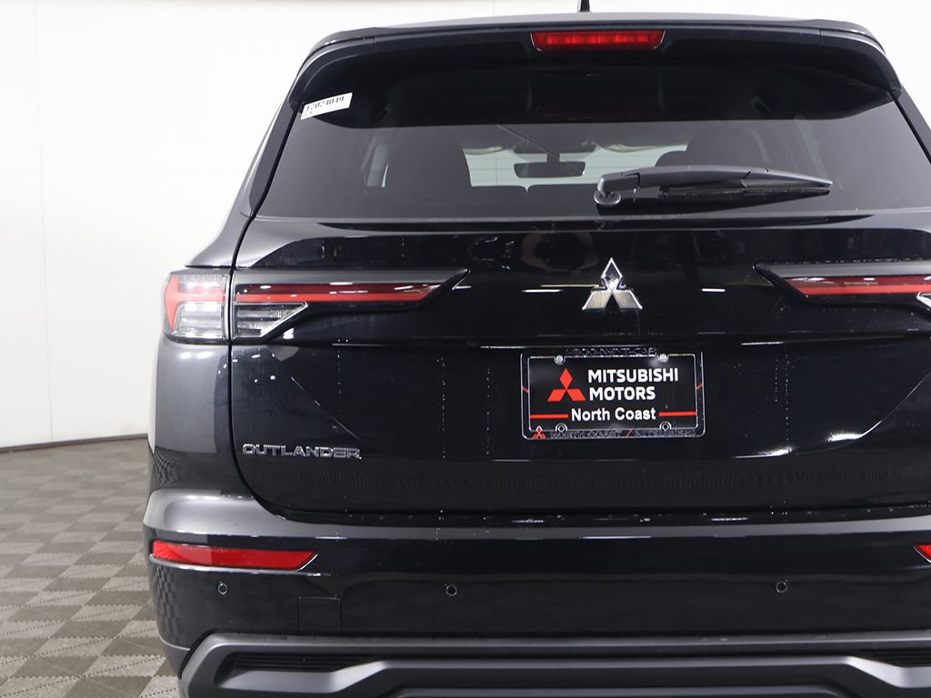 New 2026 Mitsubishi Outlander ES FWD image 14
