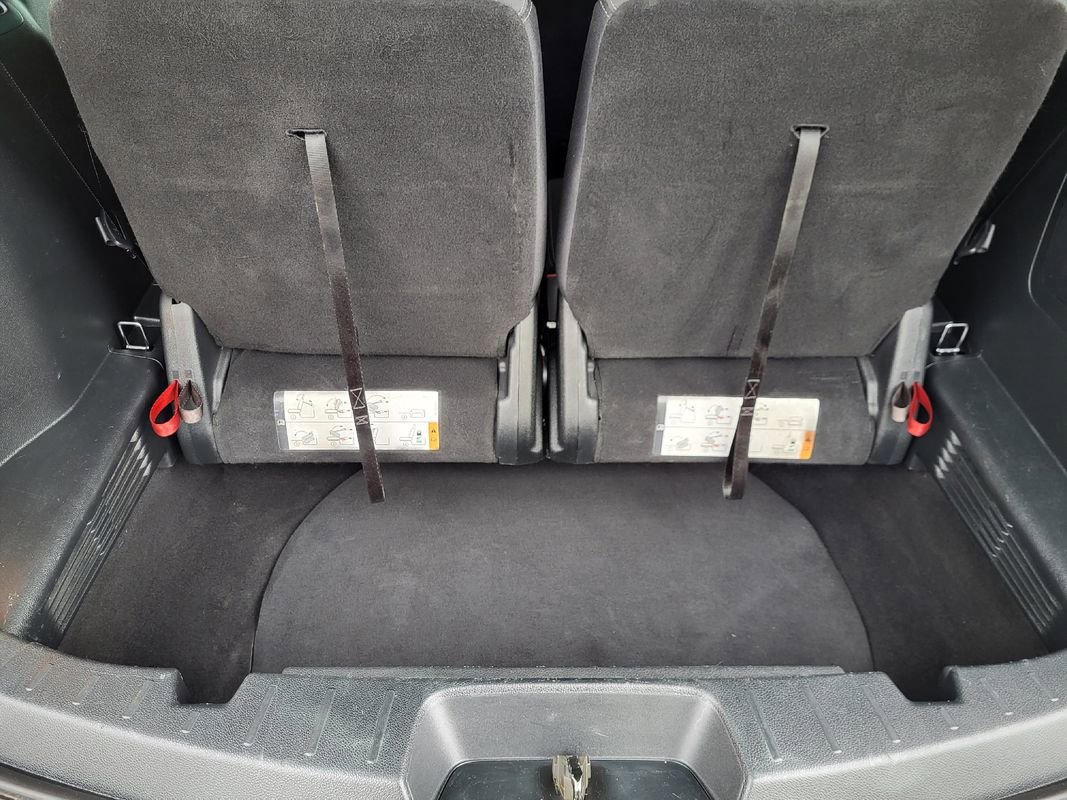 Used 2019 Ford Explorer XLT w/ Equipment Group 201A AWD/4WD image 35