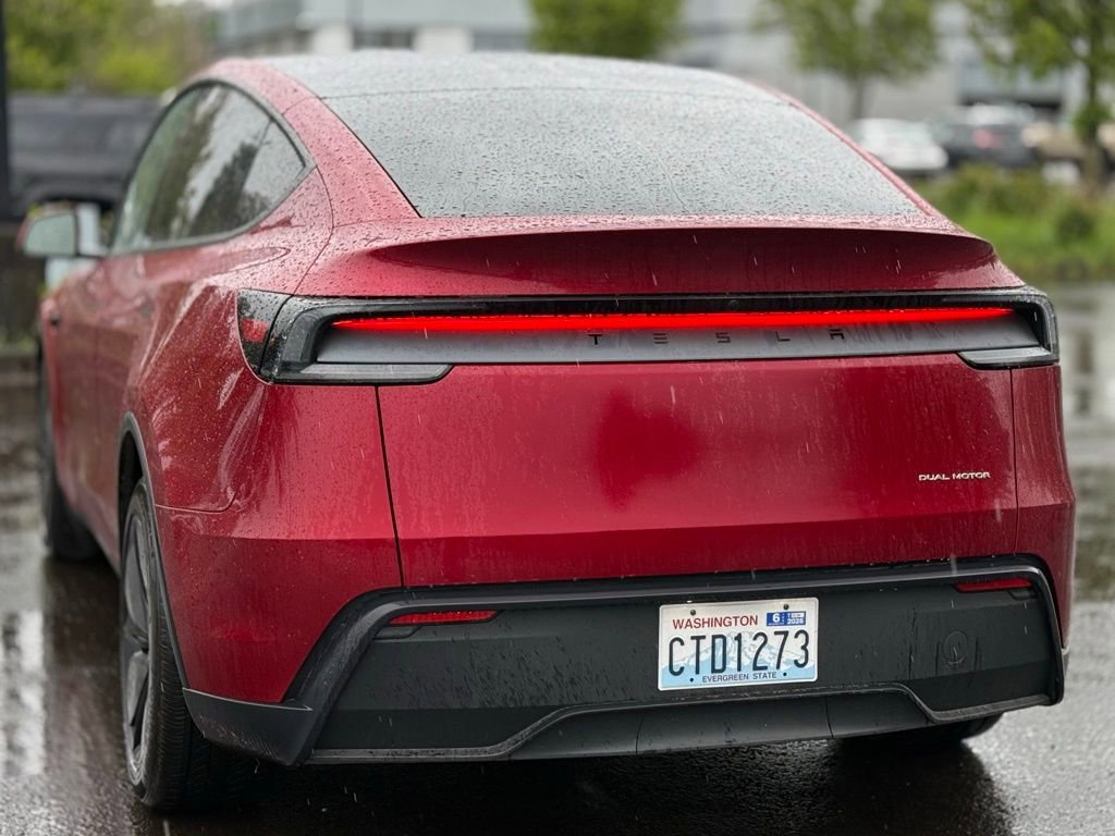 Used 2026 Tesla Model Y Long Range AWD/4WD image 3