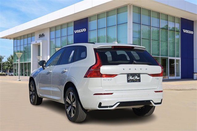 Used 2025 Volvo XC60 T8 Core w/ Climate Package image 4