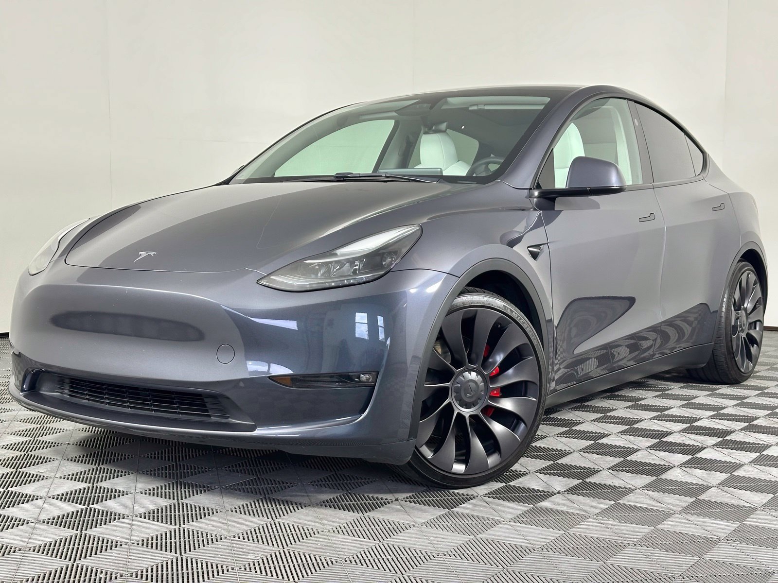 Used 2023 Tesla Model Y Performance AWD/4WD image 35