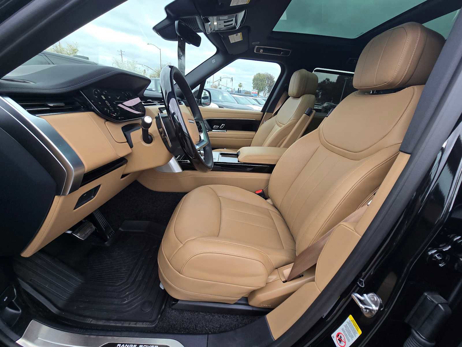 New 2025 Land Rover Range Rover Long Wheelbase SE image 28