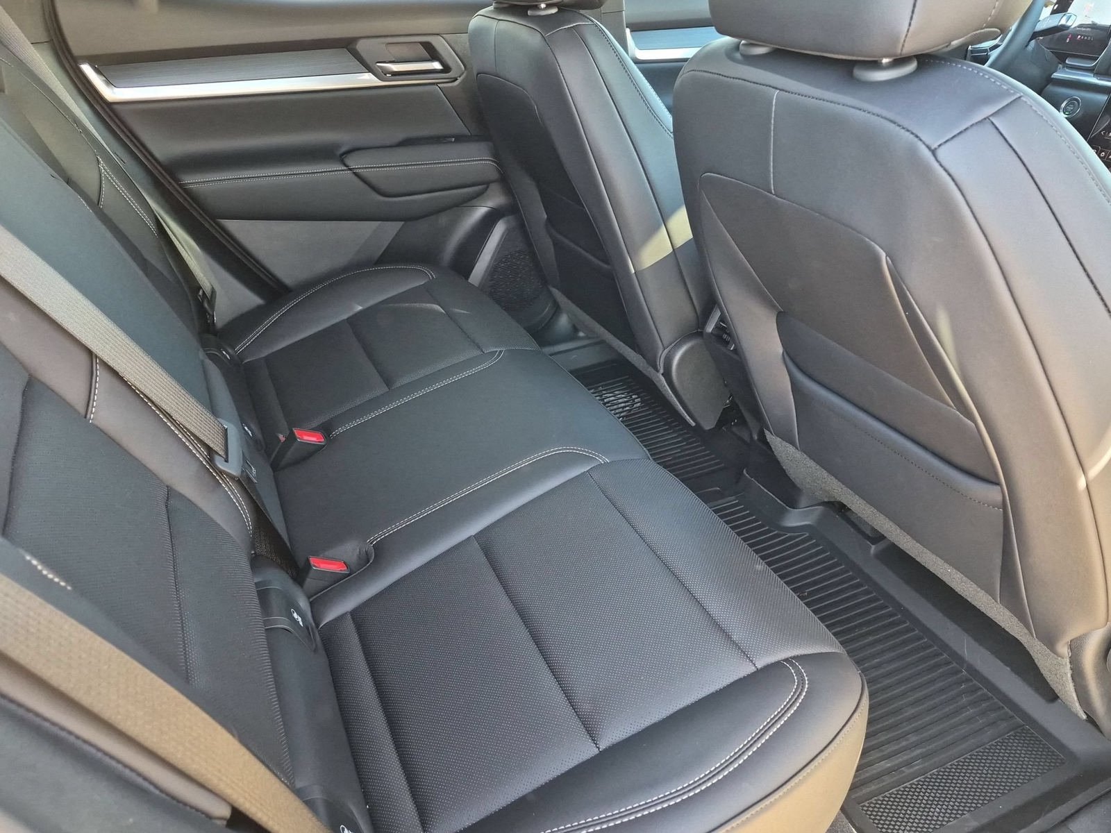 New 2027 GMC Terrain Elevation w/ Elevation Premium Package AWD/4WD image 28