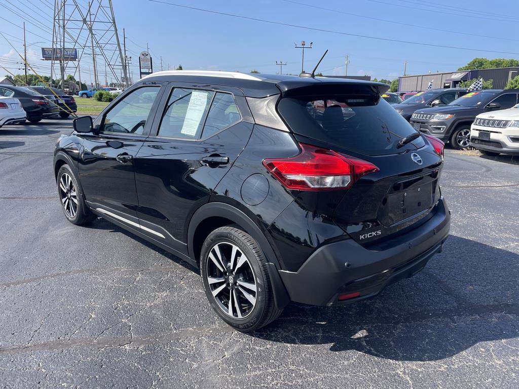 Used 2020 Nissan Kicks SR image 3