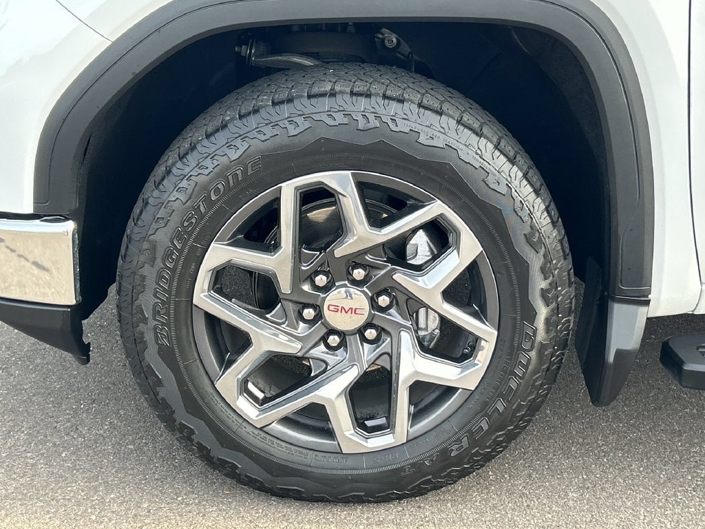 Used 2024 GMC Sierra 1500 SLT w/ SLT Premium Package AWD/4WD image 32