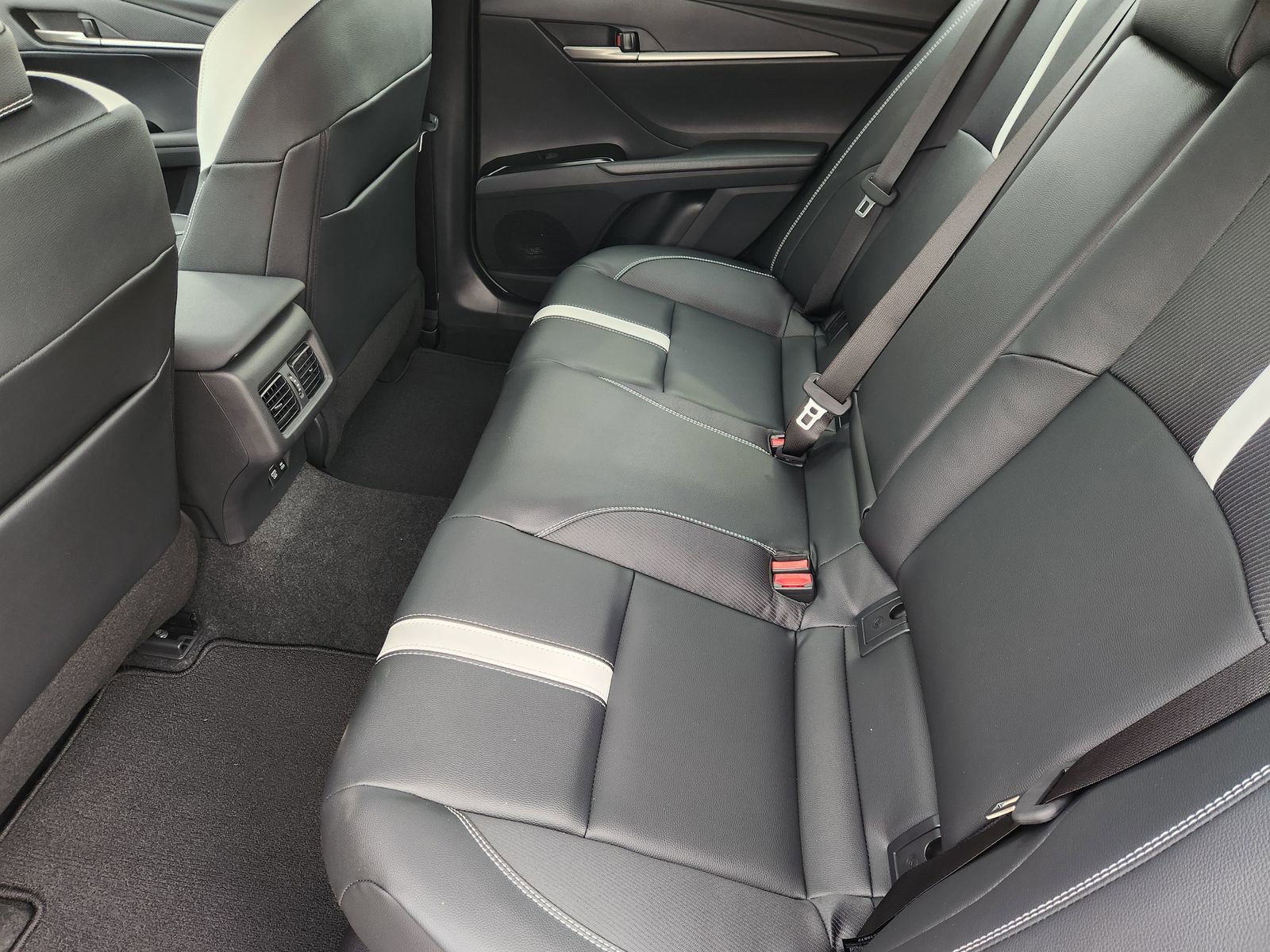 New 2026 Toyota Camry SE w/ Convenience Package image 26