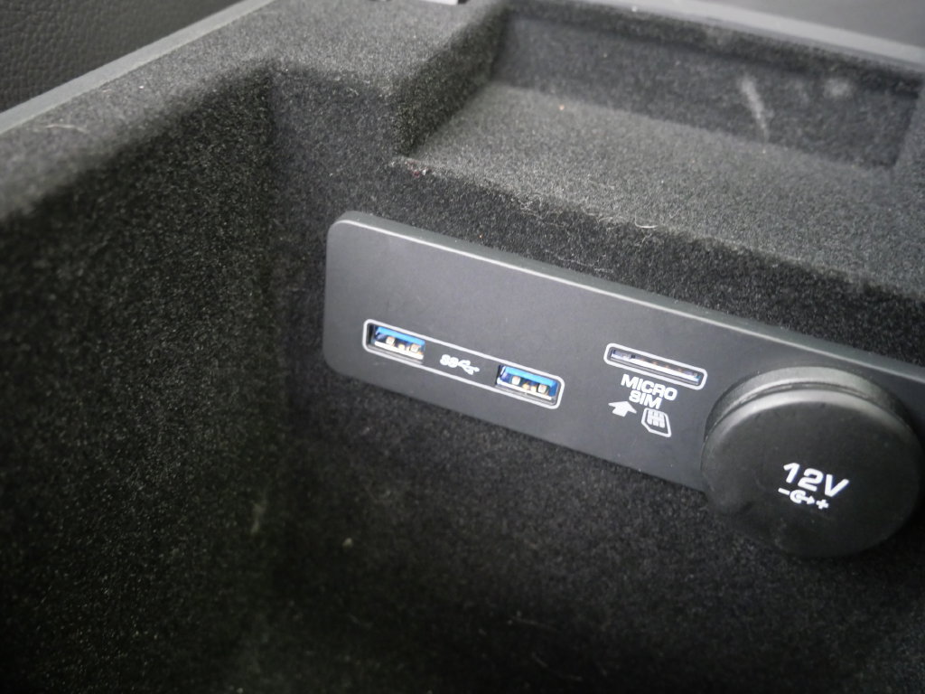 Used 2020 Jaguar F-PACE Prestige AWD/4WD image 24