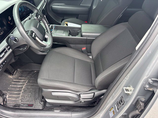 Used 2024 Hyundai Santa Fe SE FWD image 4