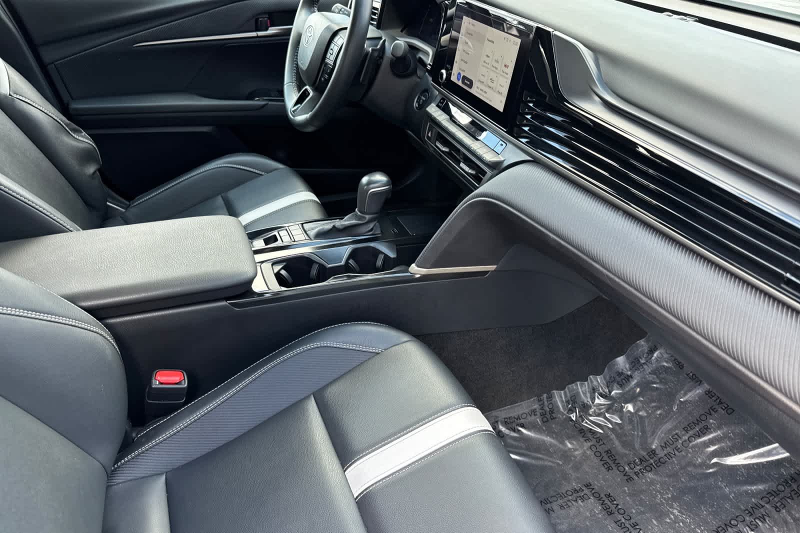 Used 2025 Toyota Camry SE FWD image 15