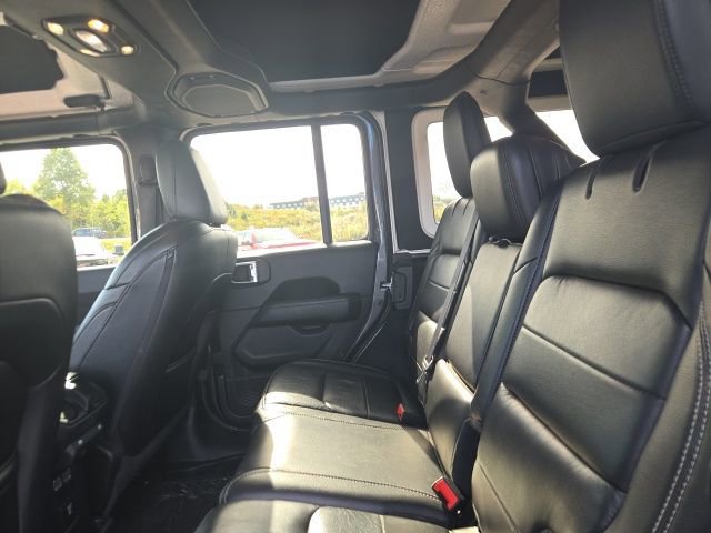 Used 2019 Jeep Wrangler Unlimited Sahara image 39