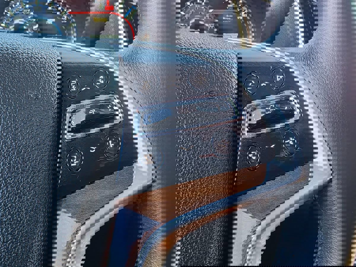 Used 2017 Cadillac Escalade Luxury image 32