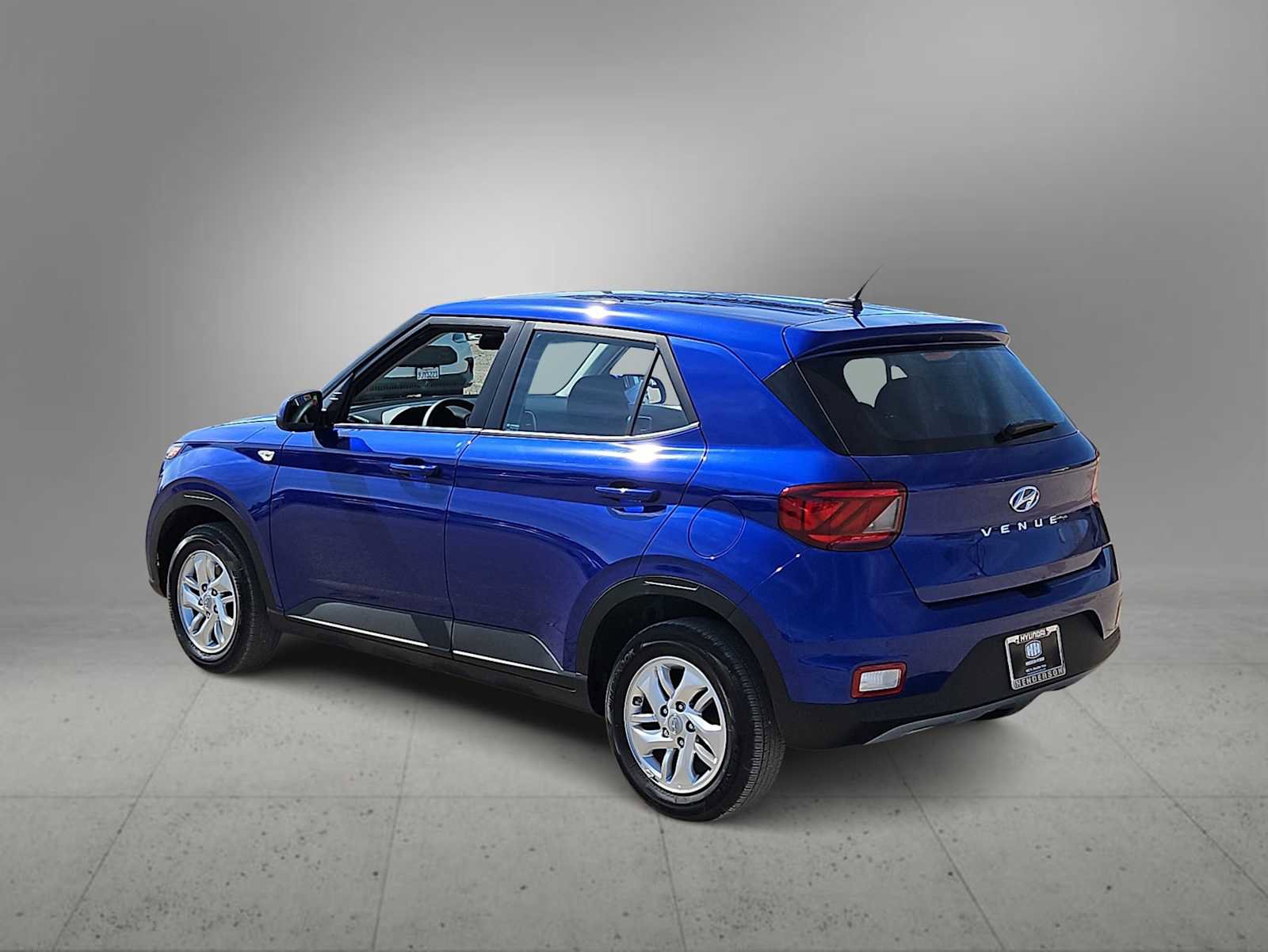 Certified 2025 Hyundai Venue SE image 6