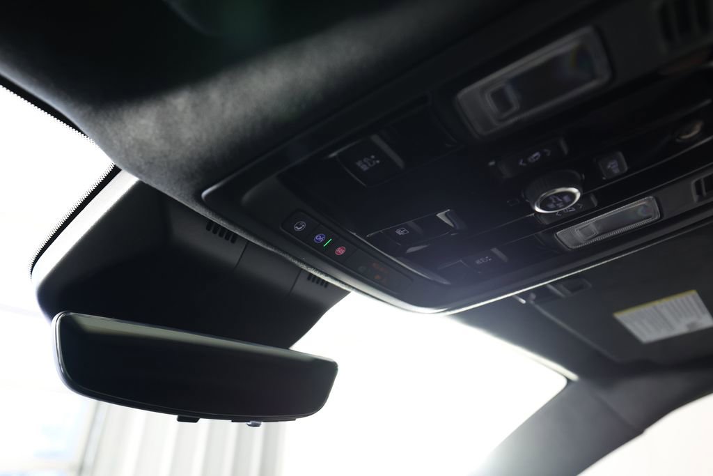 Used 2025 Cadillac Escalade V AWD/4WD image 40