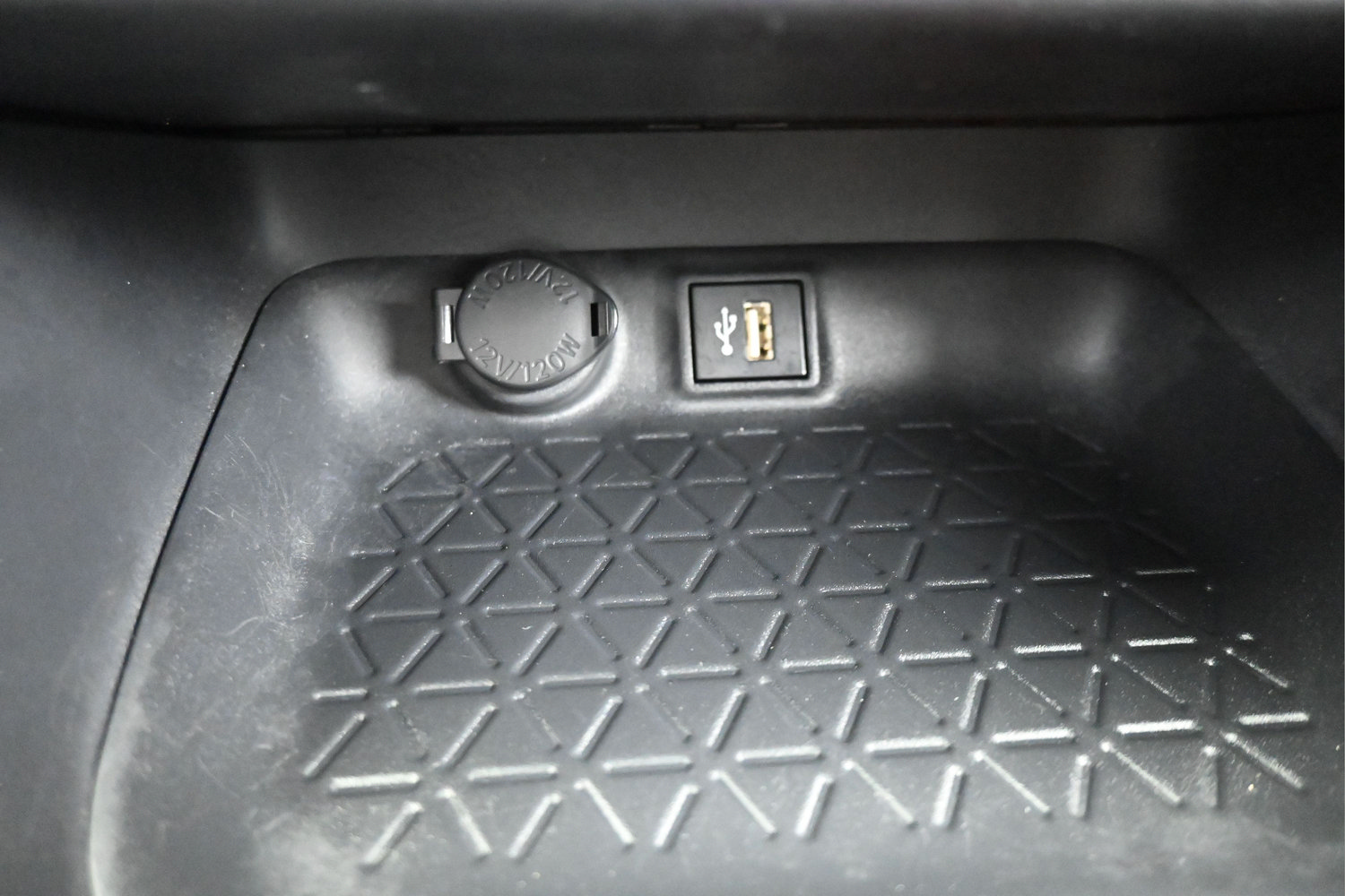 Used 2023 Toyota RAV4 SE w/ Weather & Moonroof Package AWD/4WD image 26