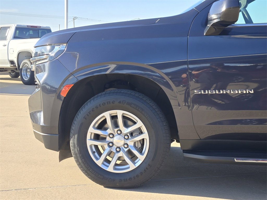 Used 2023 Chevrolet Suburban LT image 29