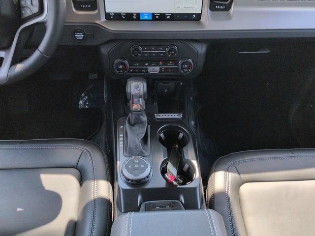 Used 2025 Ford Bronco Outer Banks AWD/4WD image 22