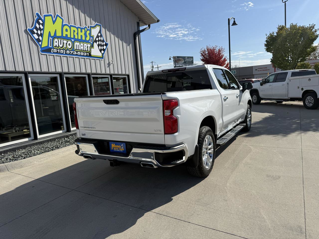 Used 2024 Chevrolet Silverado 1500 LTZ w/ LTZ Premium Package AWD/4WD image 10
