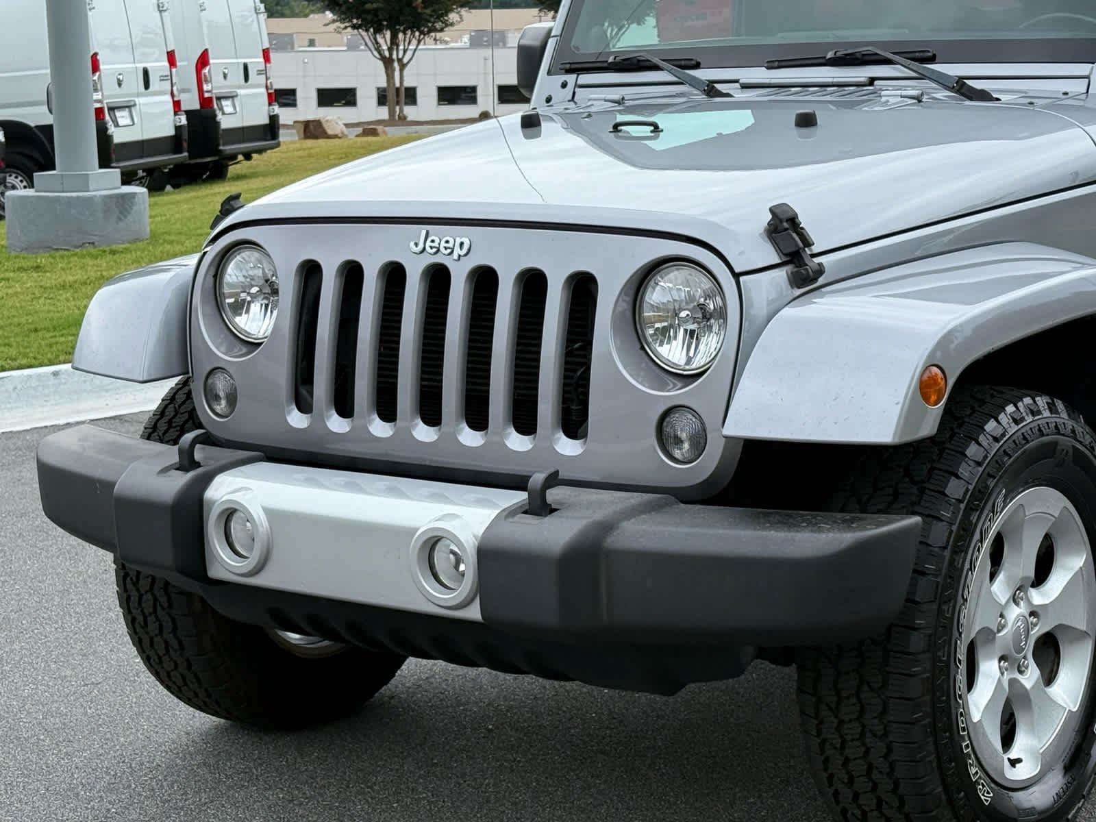 Used 2014 Jeep Wrangler Unlimited Sahara w/ Max Tow Package AWD/4WD image 8