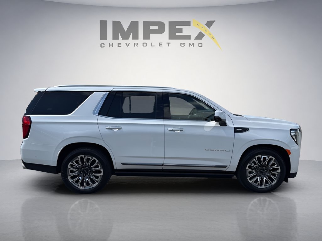 Used 2023 GMC Yukon Denali Ultimate AWD/4WD image 6