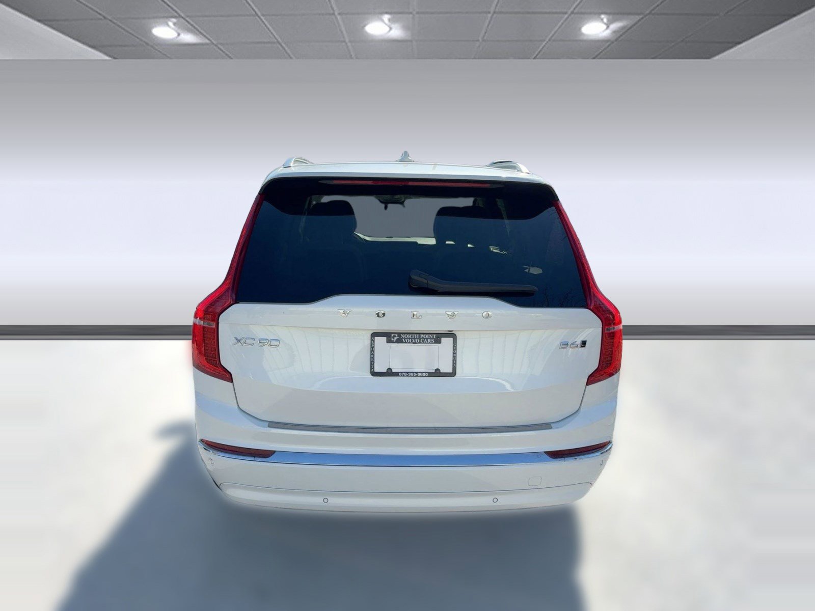 Certified 2023 Volvo XC90 B6 Ultimate w/ Lounge Package image 9