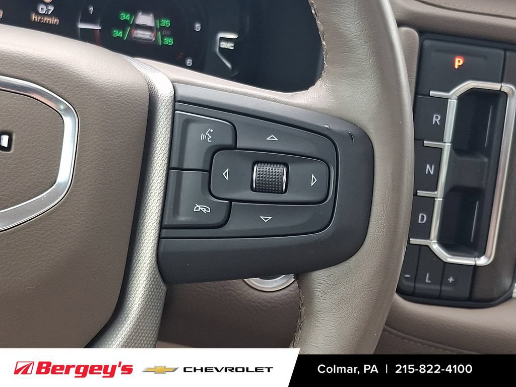 Used 2022 GMC Yukon XL Denali w/ Denali Ultimate Package AWD/4WD image 29