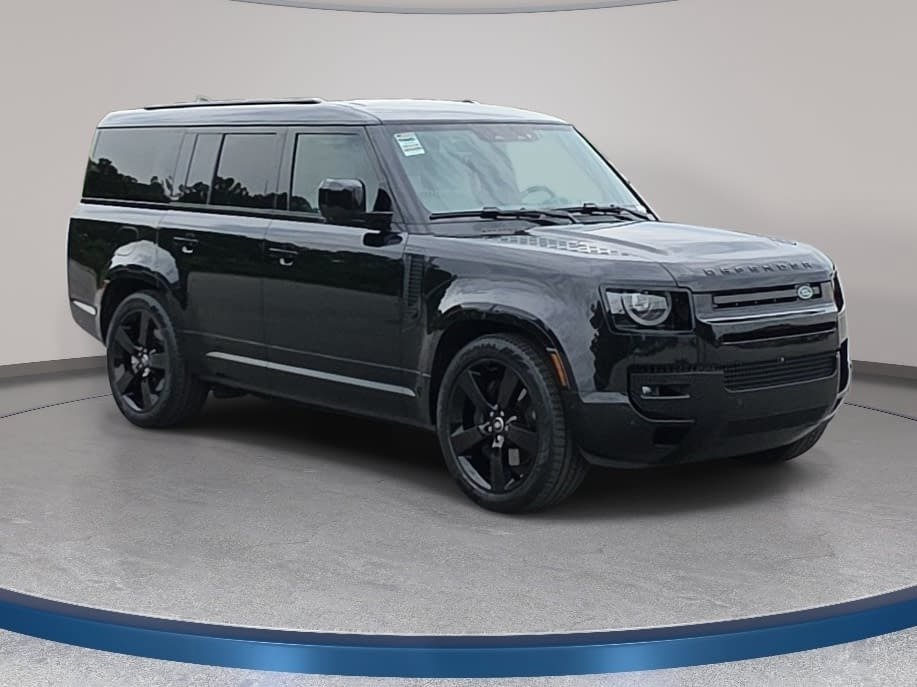 Certified 2025 Land Rover Defender 130 X-Dynamic SE AWD/4WD image 3