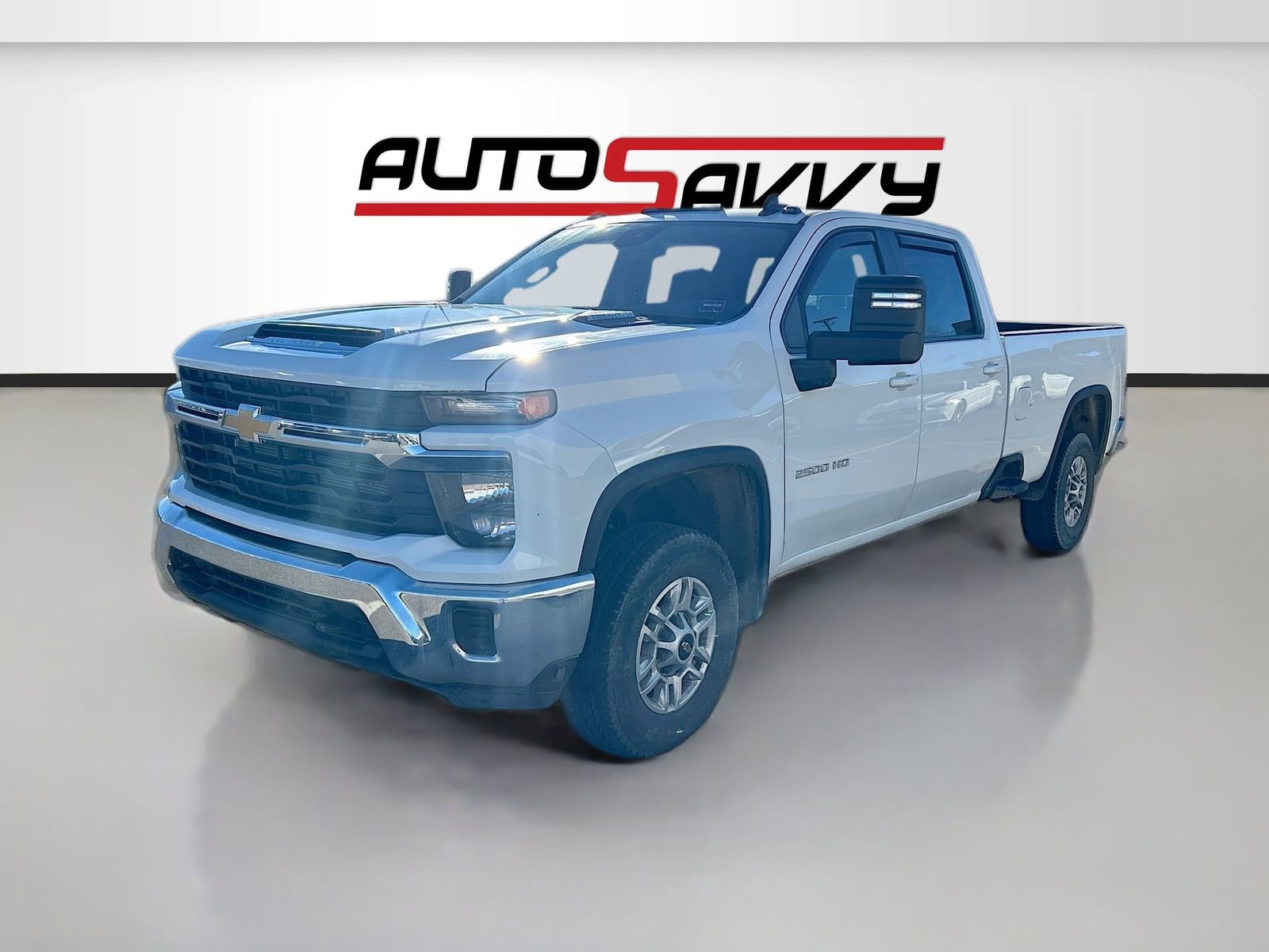 Used 2024 Chevrolet Silverado 2500 LT w/ Z71 Off-Road Package image 3