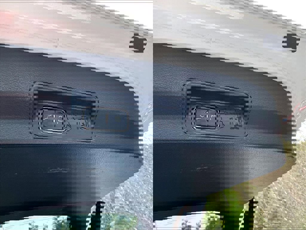 Used 2022 Ford Explorer Platinum w/ Equipment Group 601A AWD/4WD image 26