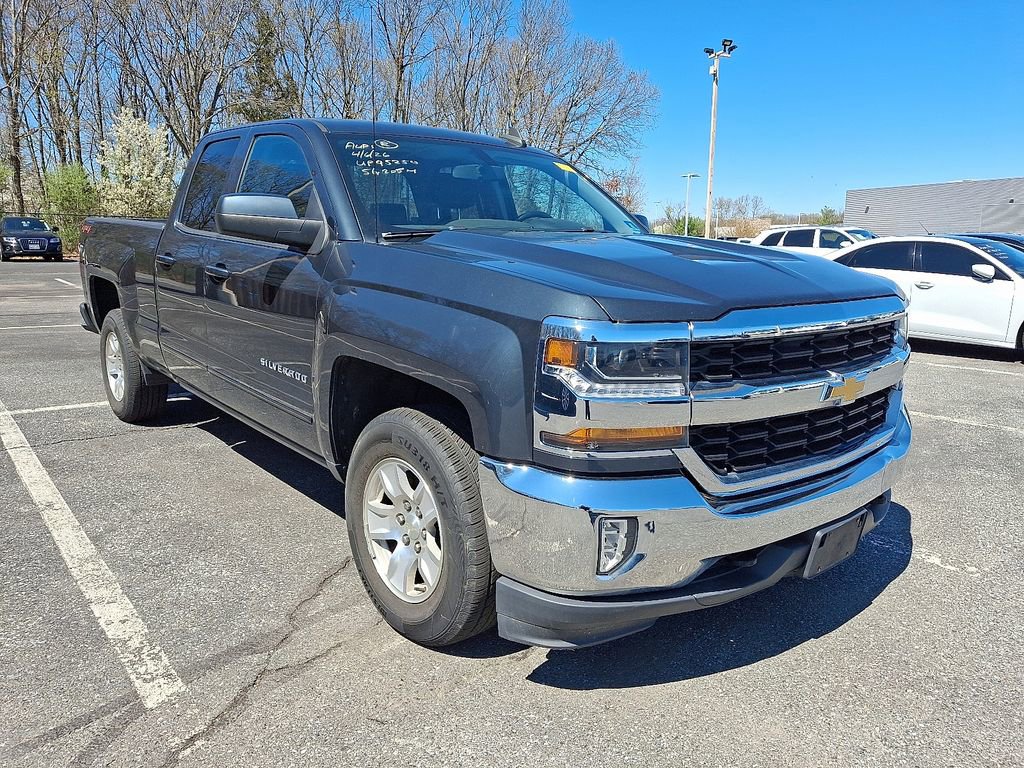 Used 2018 Chevrolet Silverado 1500 LT w/ All Star Edition AWD/4WD image 3
