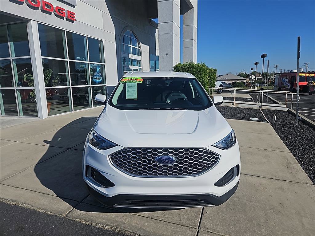 Used 2024 Ford Edge SEL image 8