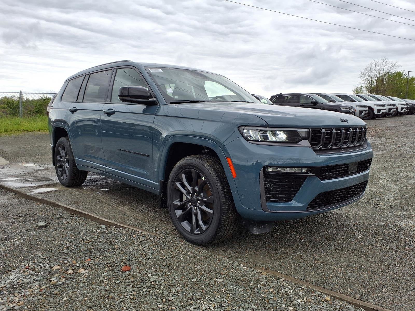 New 2026 Jeep Grand Cherokee L Limited AWD/4WD image 4