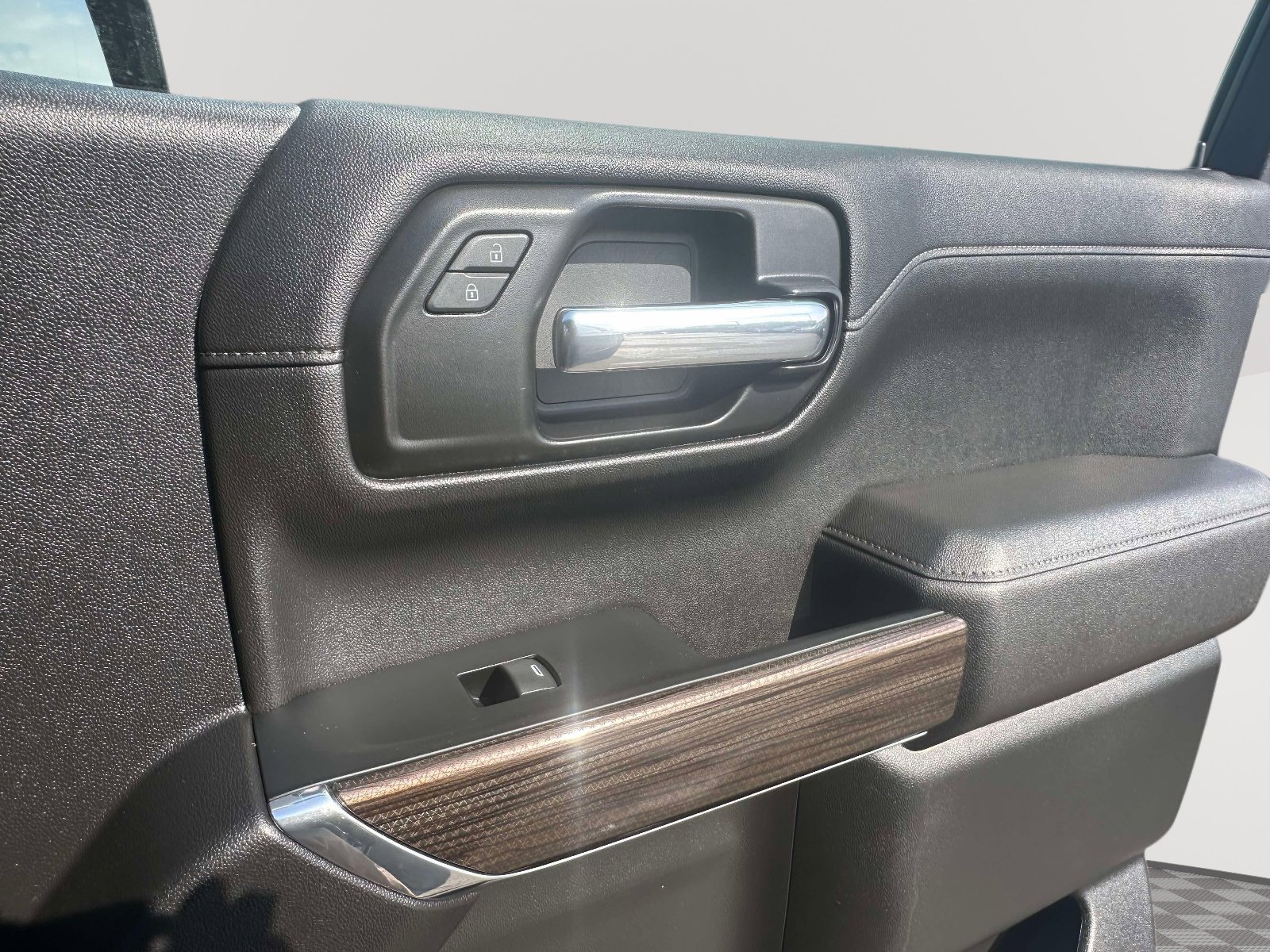 Used 2021 Chevrolet Silverado 1500 LT Trail Boss w/ Bed Protection Package image 25