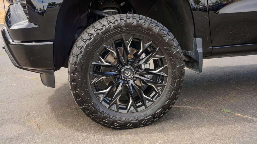 Used 2023 Chevrolet Silverado 1500 Custom RWD image 9