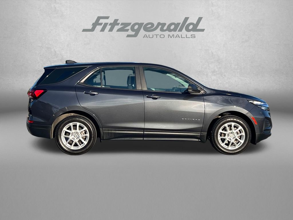 Used 2022 Chevrolet Equinox LS AWD/4WD image 3