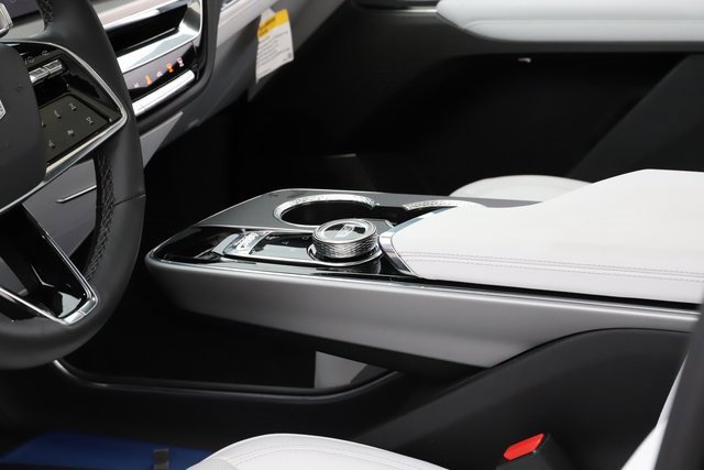 Used 2024 Cadillac Lyriq Luxury image 17