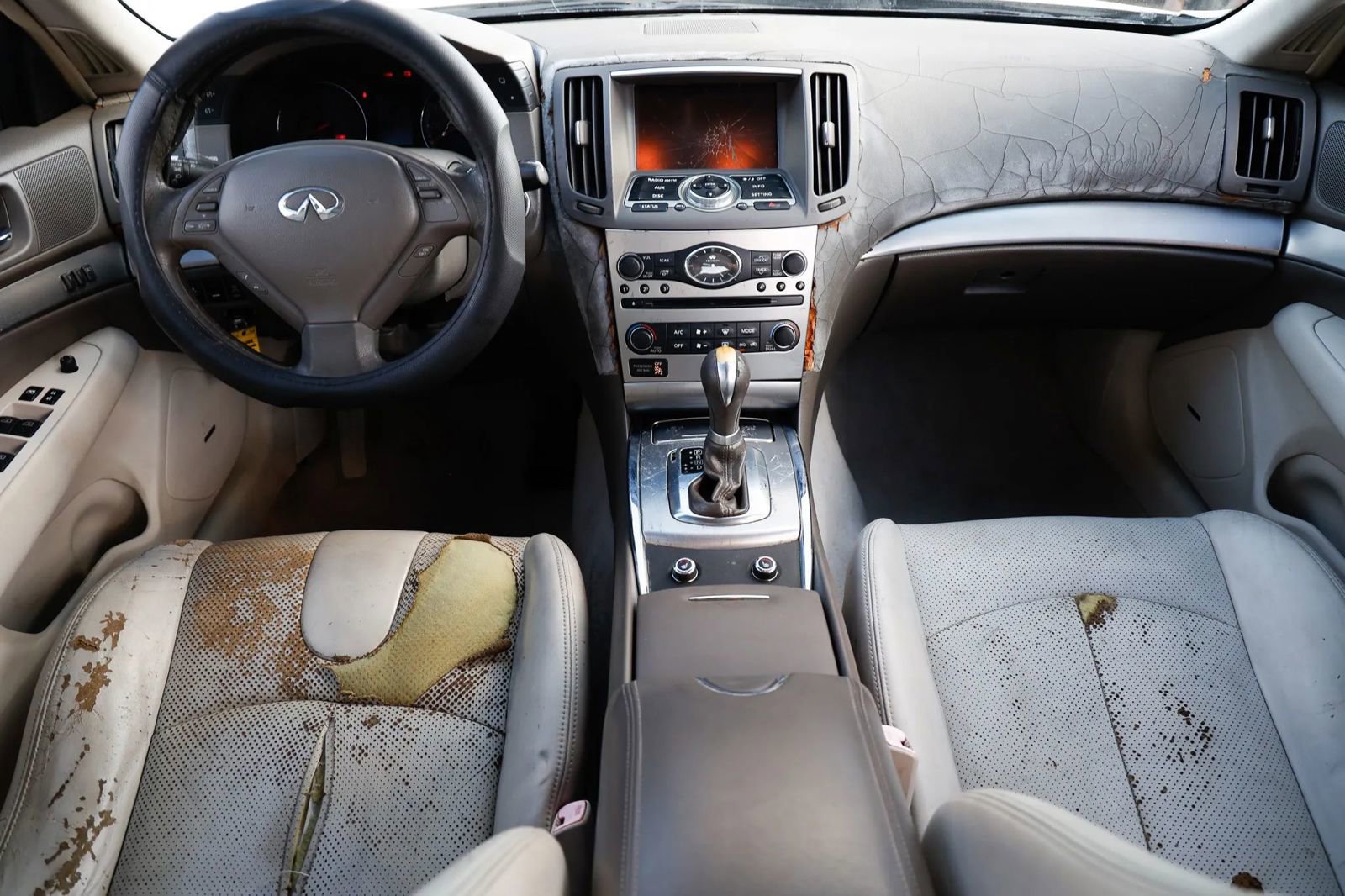 Used 2012 INFINITI G37 Journey w/ Premium Pkg image 12