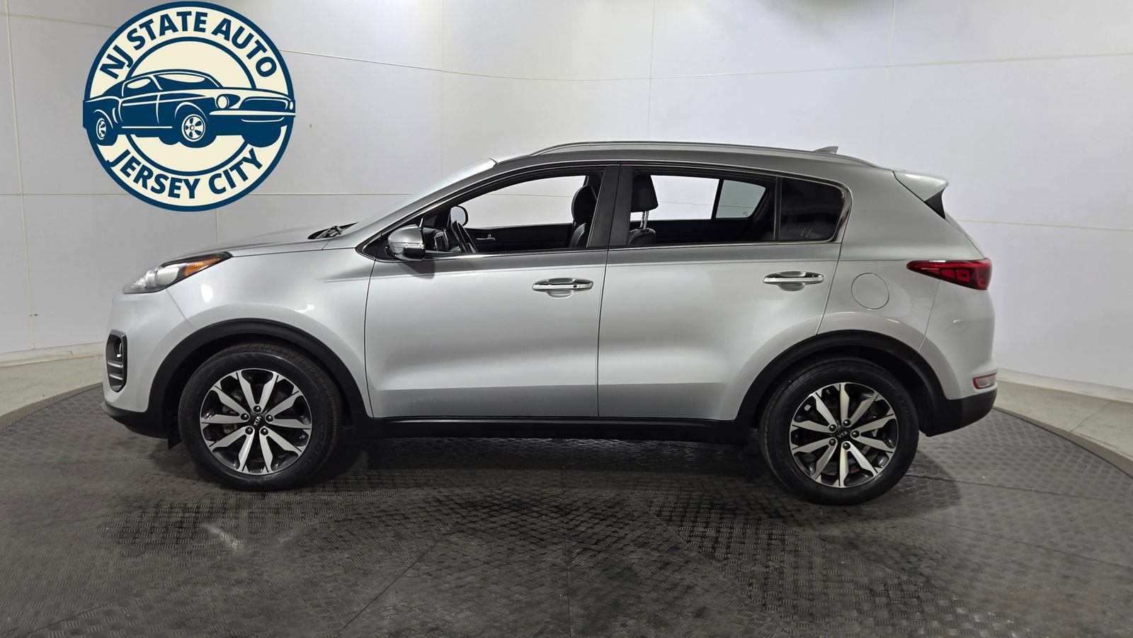 Used 2019 Kia Sportage EX FWD image 4