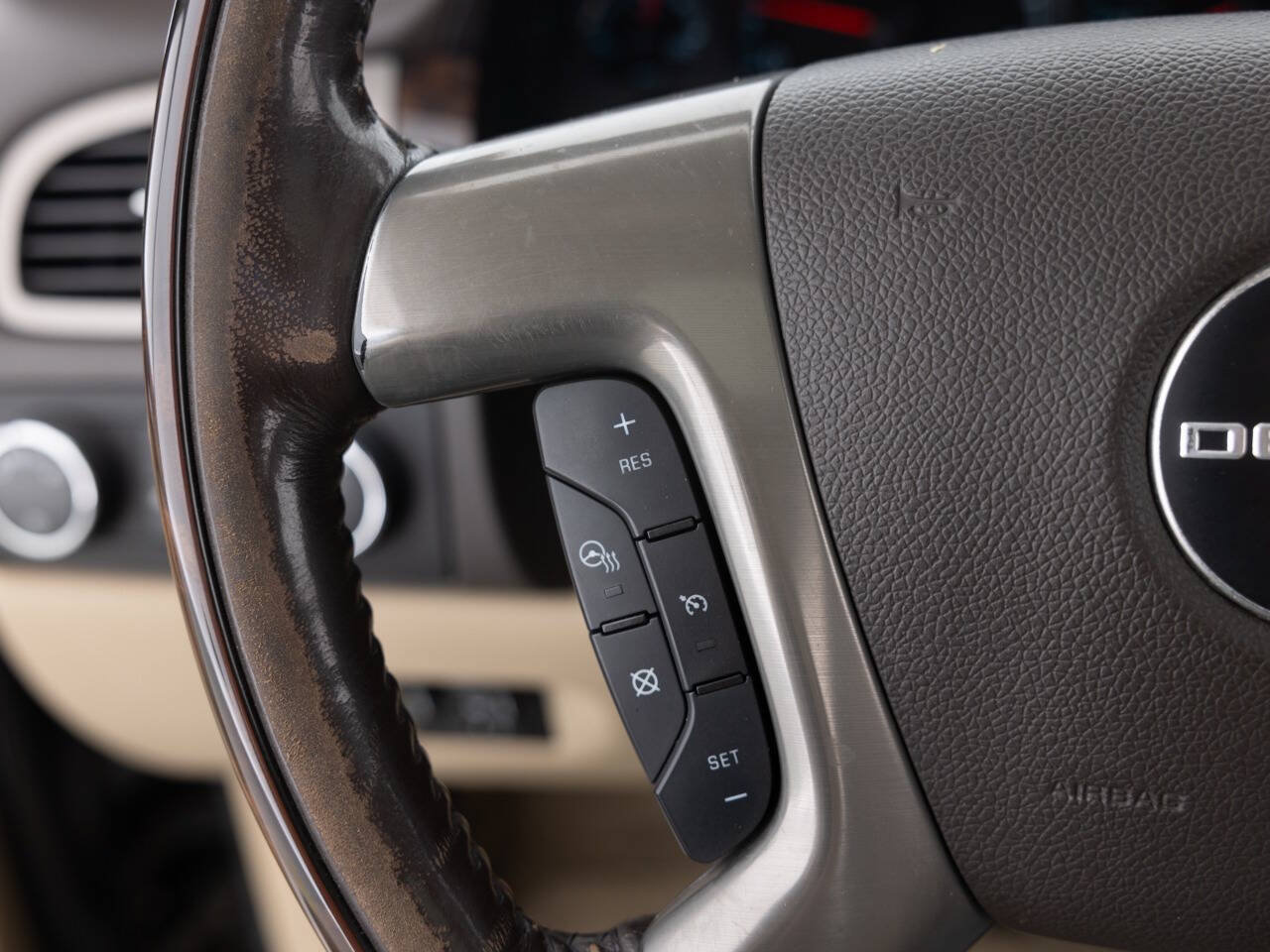 Used 2013 GMC Sierra 2500 Denali w/ Suspension Package, Off-Road AWD/4WD image 41