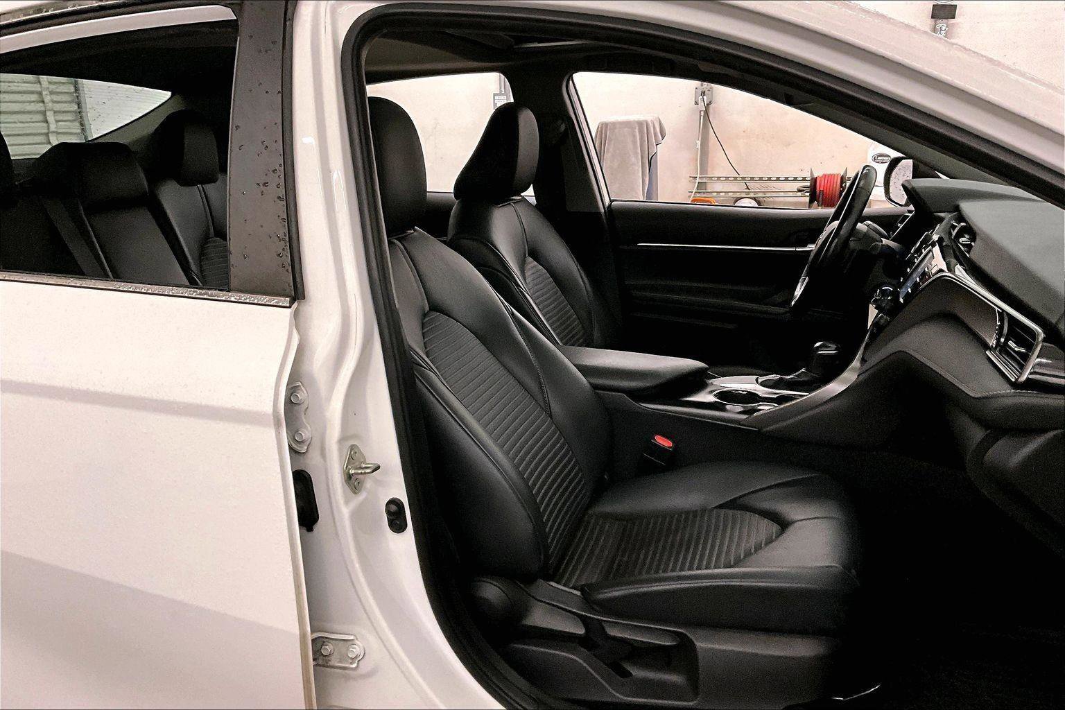 Used 2019 Toyota Camry SE image 7