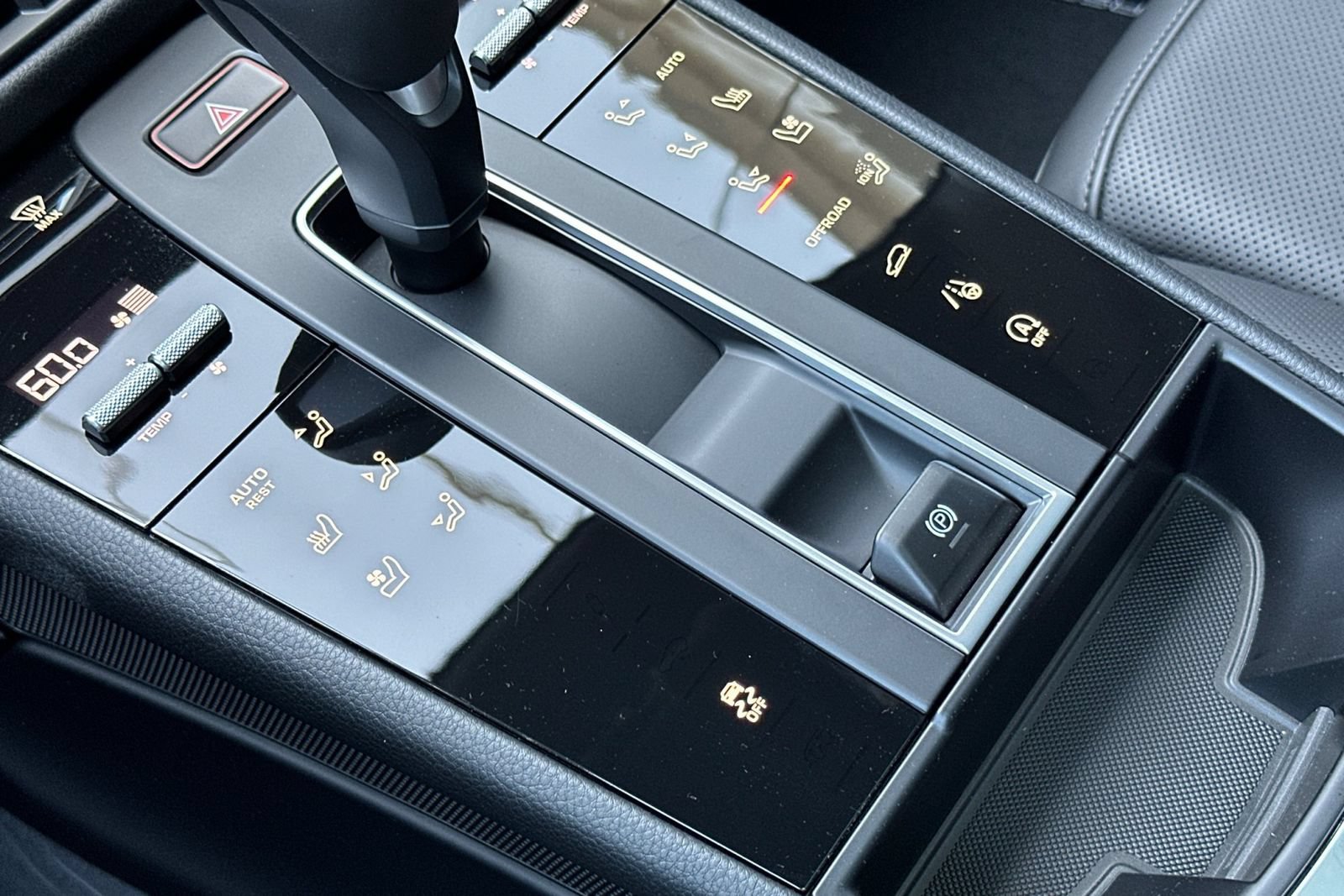New 2026 Porsche Macan AWD/4WD image 26