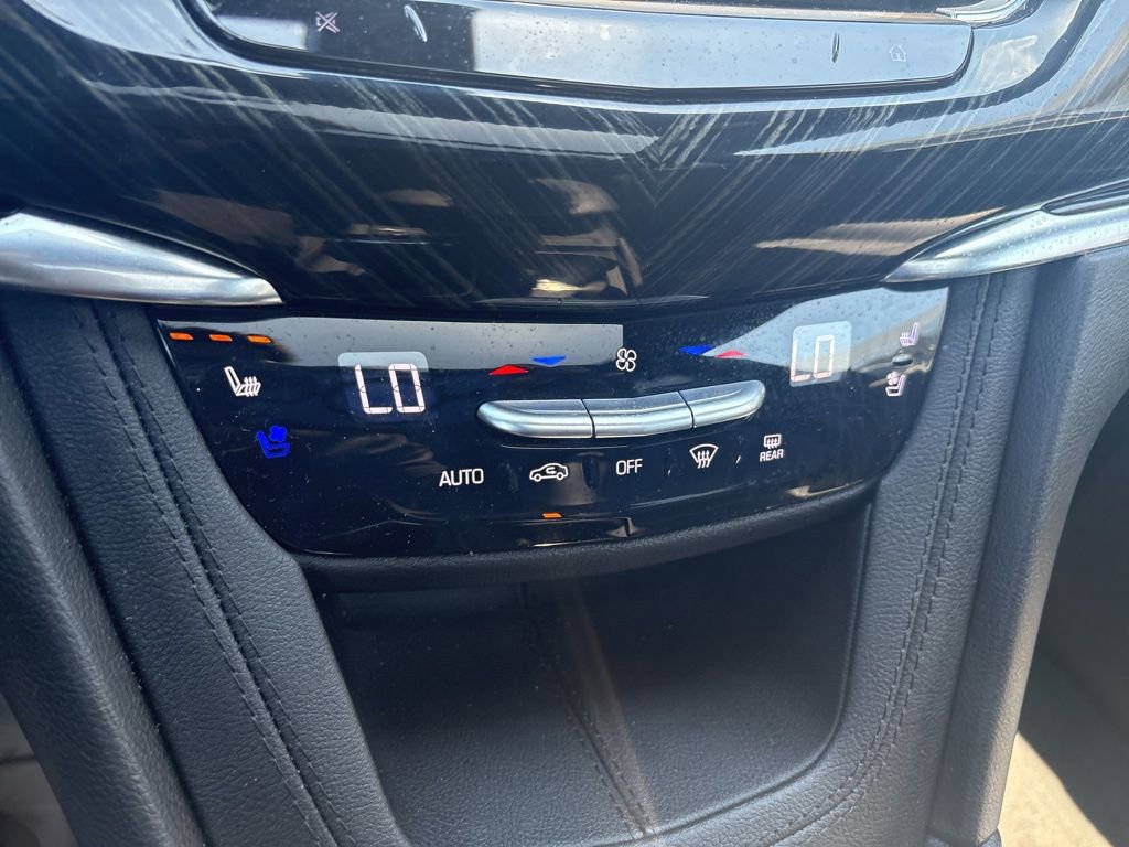 Certified 2025 Cadillac XT6 Premium Luxury image 31