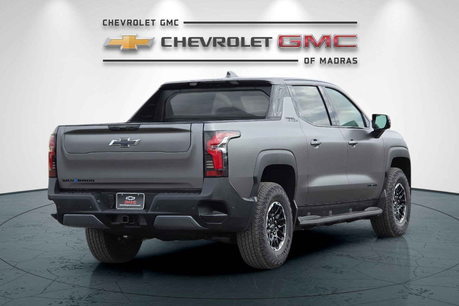 New 2026 Chevrolet Silverado EV Trail Boss w/ Premium Package image 3