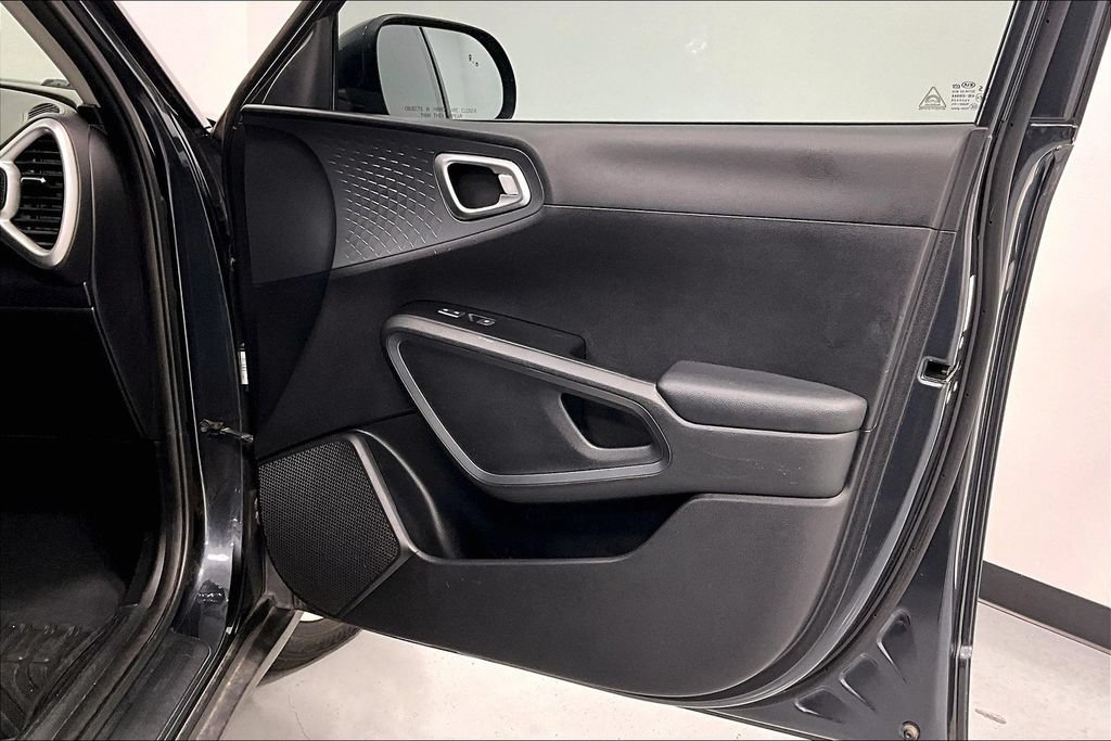 Used 2020 Kia Soul S FWD image 22