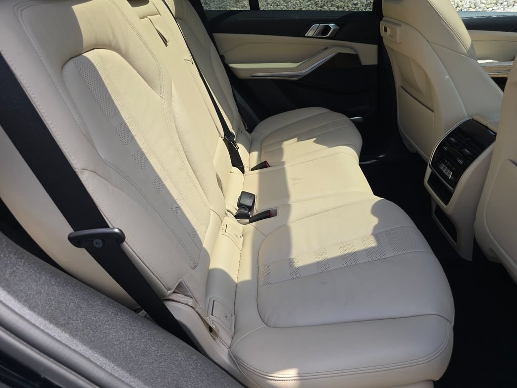 Used 2022 BMW X5 xDrive40i AWD/4WD image 13